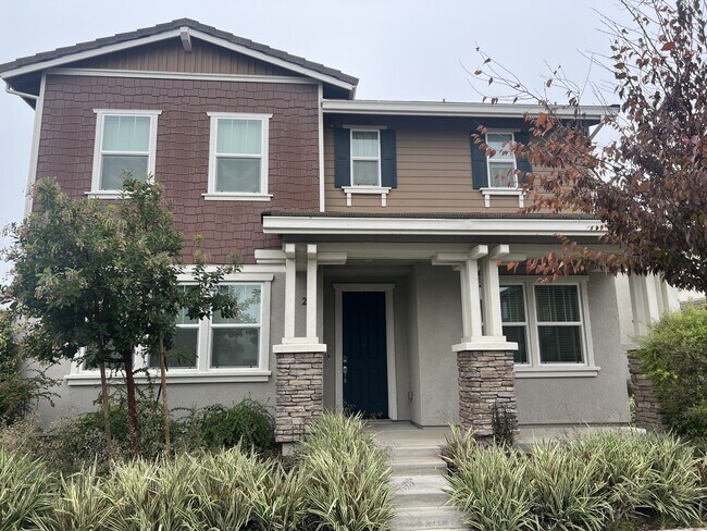 Building Photo - 232 Tuso Ranch Rd