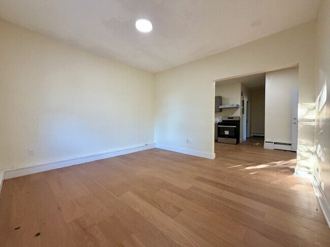 Photo - 29 Astoria St Unit 3