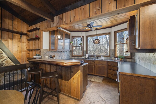 Photo - Treehouse On Riverview