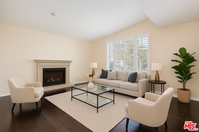 Photo - 1257 Brockton Ave Unidad 302