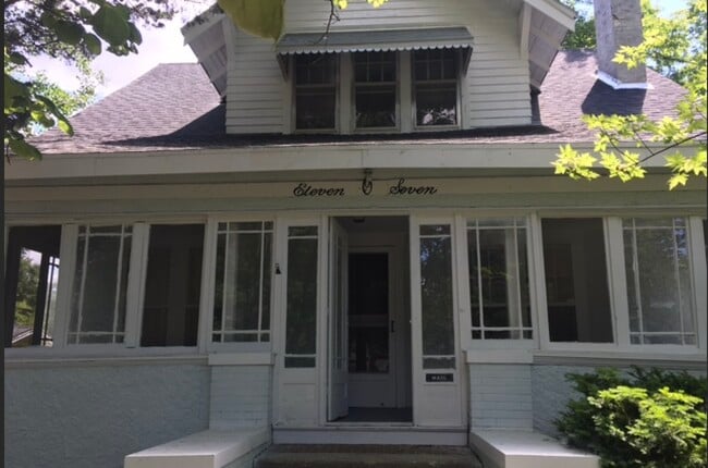 Building Photo - 1107 N Sheridan St Rental