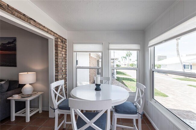 Photo - 6020 Midnight Pass Rd