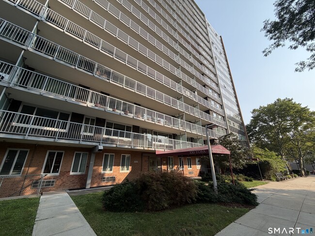 Building Photo - 100 York St Unit 8P