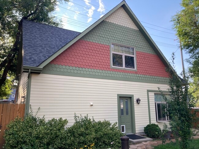 Building Photo - 1429 N Weber St Unit B Rental