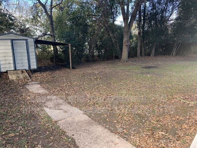 Photo - 110 Canary Ln