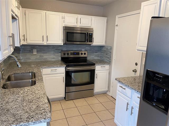 Photo - 18159 Whispering Gables Ln