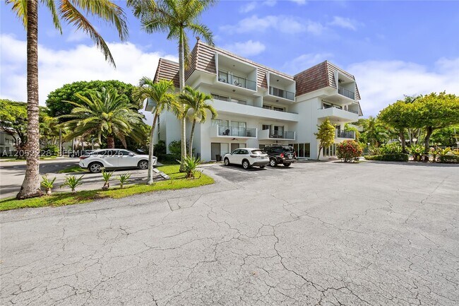 7900 CAMINO 303 Unit 303