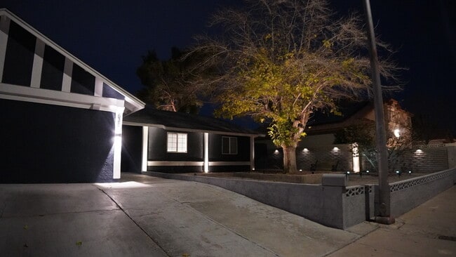 Photo - 6389 La Palma Pky Unit Master Bedroom