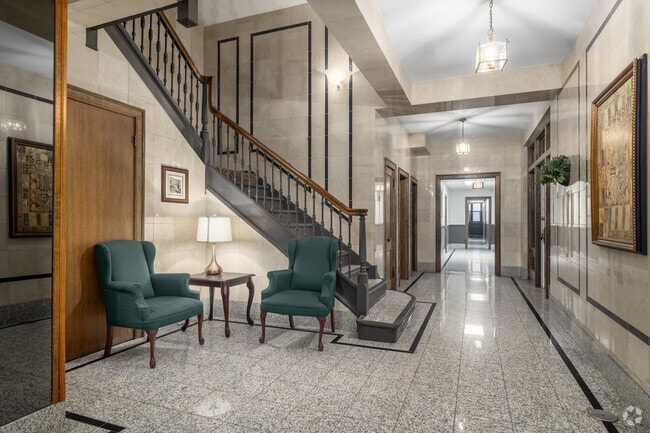 2256 N. Cleveland