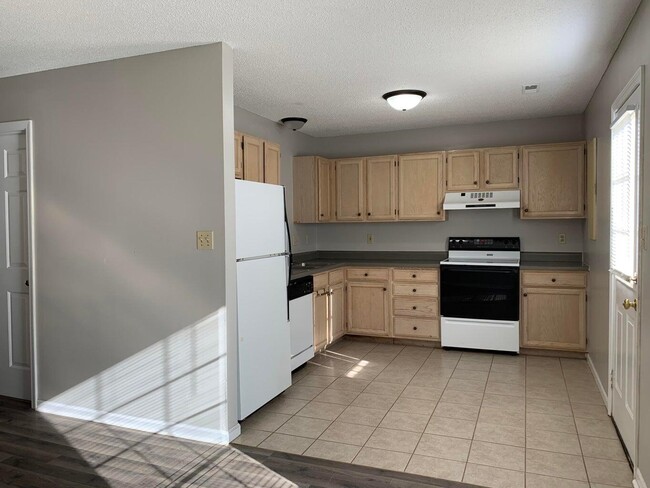 Photo - 2119 Live Oak Ln