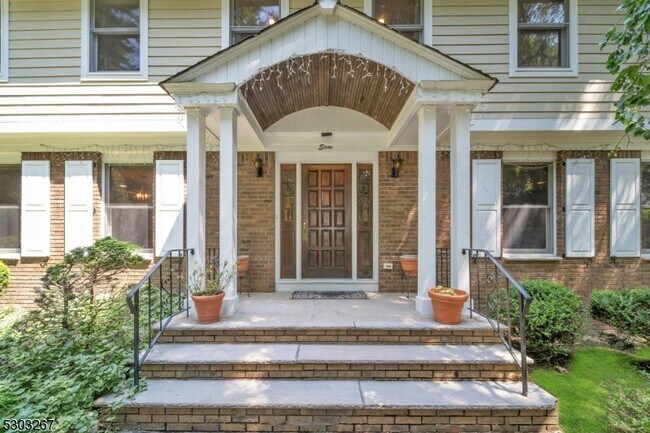 Photo - 7 Stonegate Rd