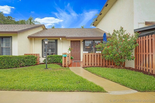 Building Photo - 8071 SE Villa Cir