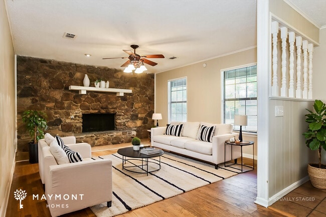 Photo - 17 Greenbrier Dr