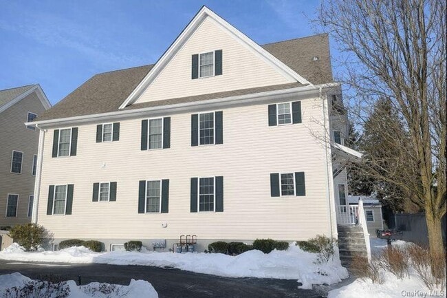 Building Photo - 30 High St Unit B