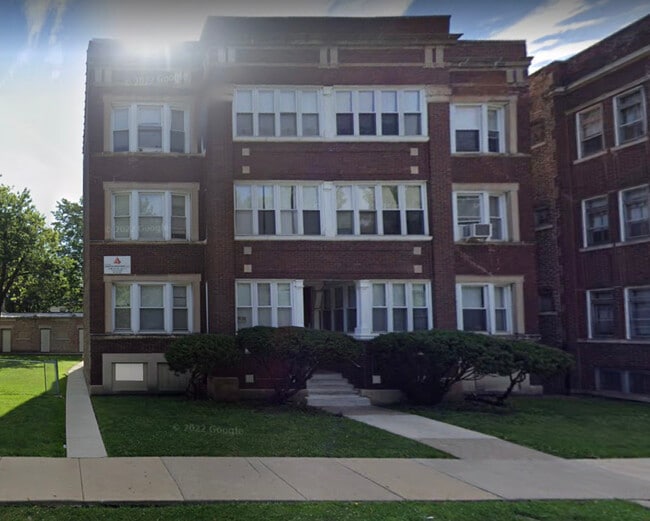 Building Photo - 11237 S King Dr