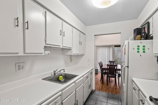 110 Bowne Ct