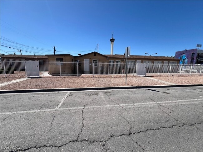 Building Photo - 1401 S Casino Center Blvd Rental