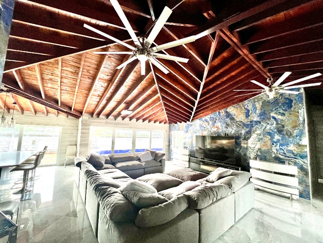 Photo - 720 NE 28th Ave