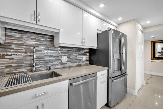 Photo - 3507 Oaks Way