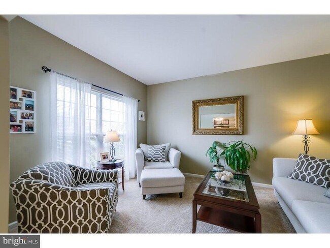 Photo - 9 Buttonwood Dr
