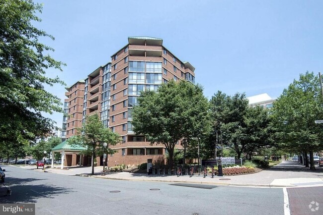 Building Photo - 1001 N Randolph St Unit 402 Rental