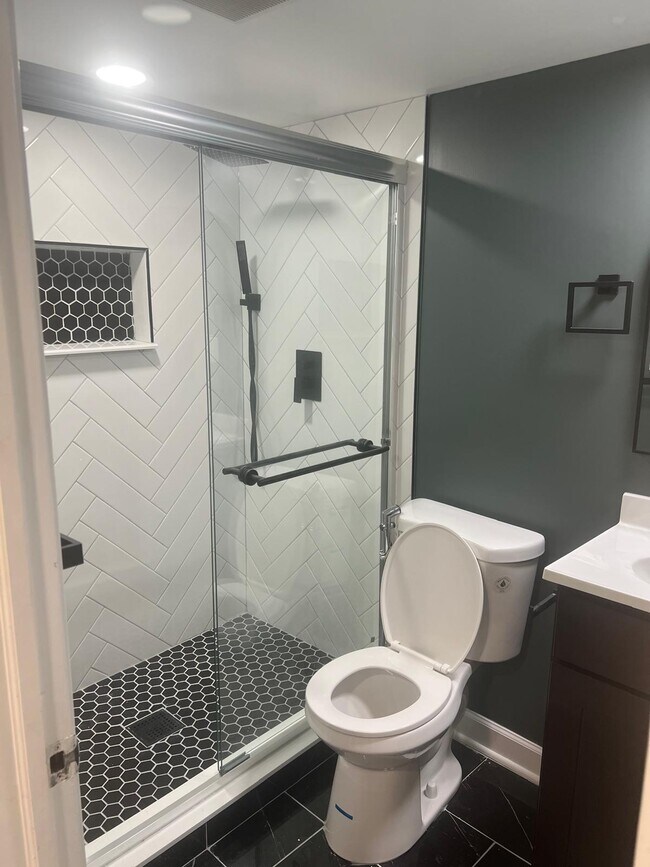 Photo - 6164 N Hamilton Ave