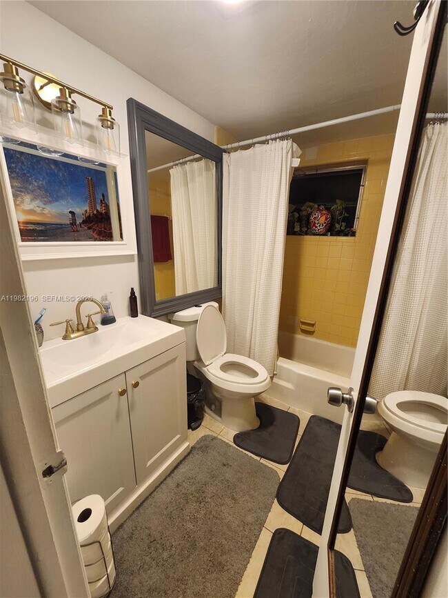 Photo - 1100 NE 9th Ave Unit 203