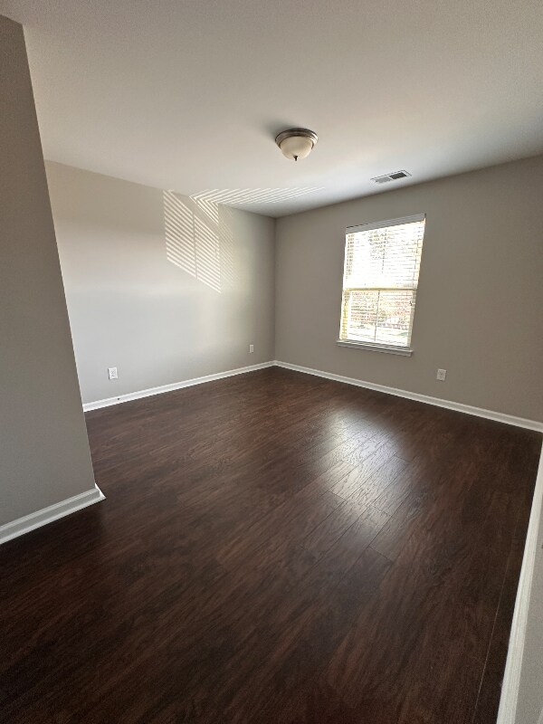 Photo - 5612 Selkirkshire Rd