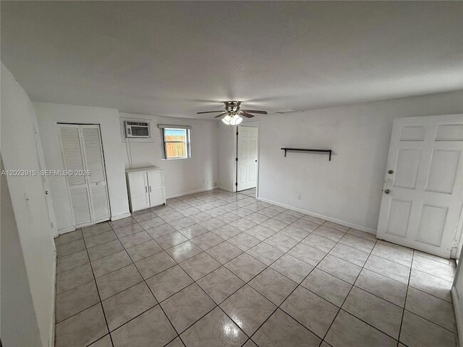 Photo - 3513 SW 4th St Unit 2