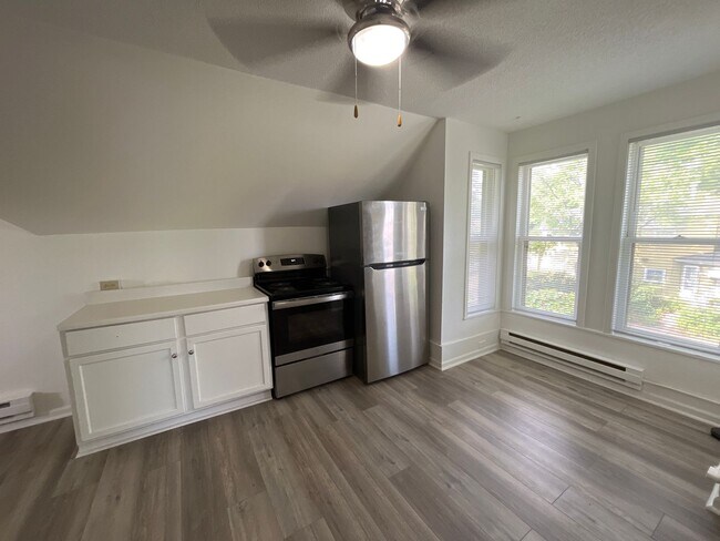 Photo - 1000 E McLean Ave Unit 2