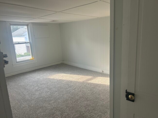 Photo - 371 Pittstown Rd Unit Apt C