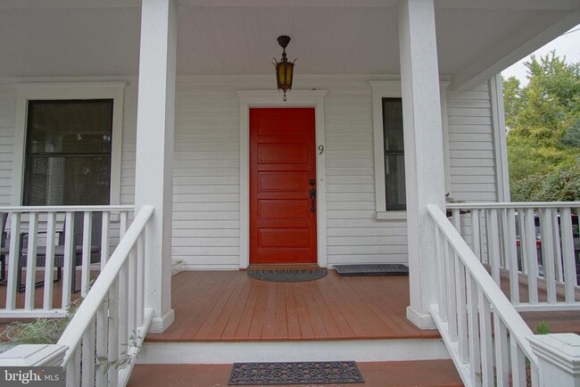 Photo - 9 Academy St