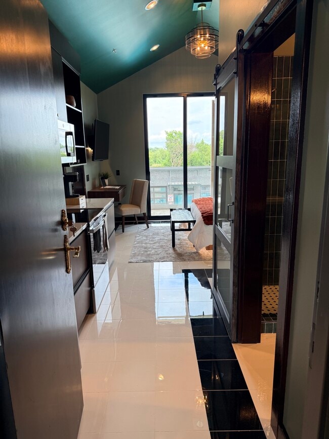 Entrada a la suite ejecutiva de estadía prolongada - Villas on Turtle Creek