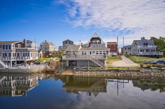 Building Photo - 4 28th St