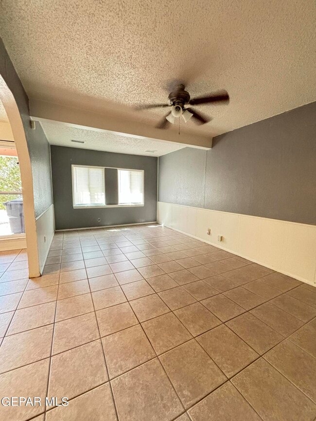 Photo - 10104 Alcan St