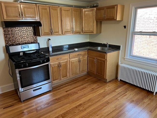 154 Grand St Unit 3