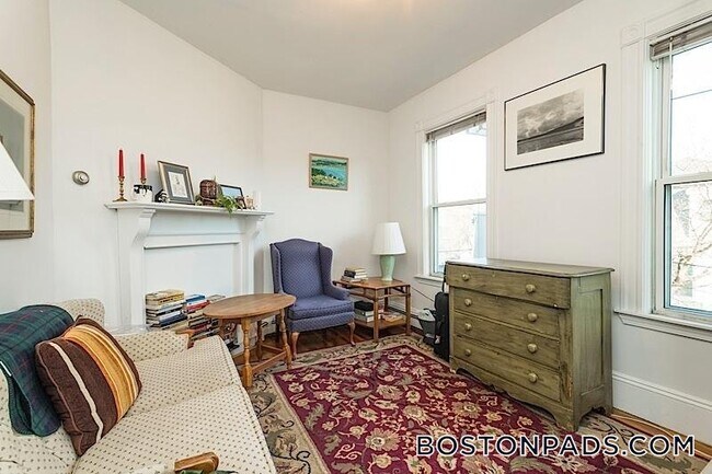 Photo - 137 Columbia St Unit 3R