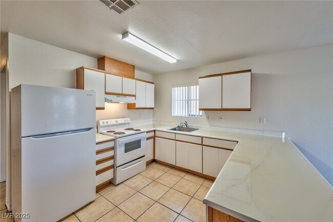 Photo - 6983 Appleton Dr Unit B