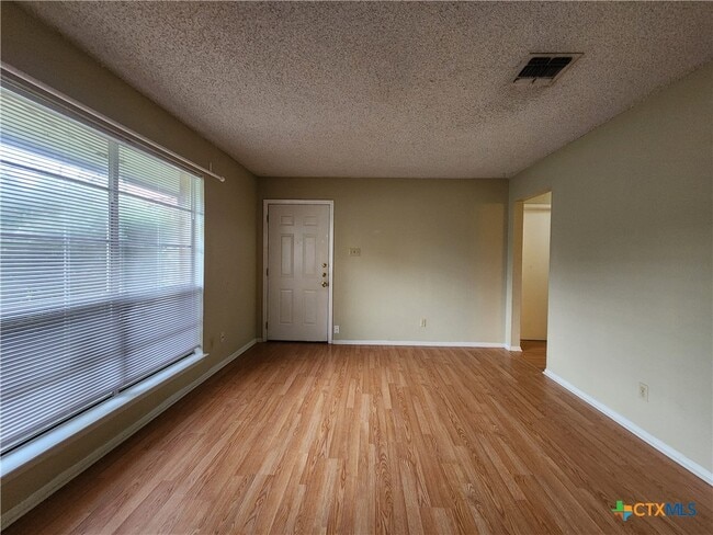 Photo - 317 Briarwood Dr