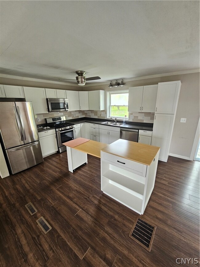 Photo - 8127 Schell Ave