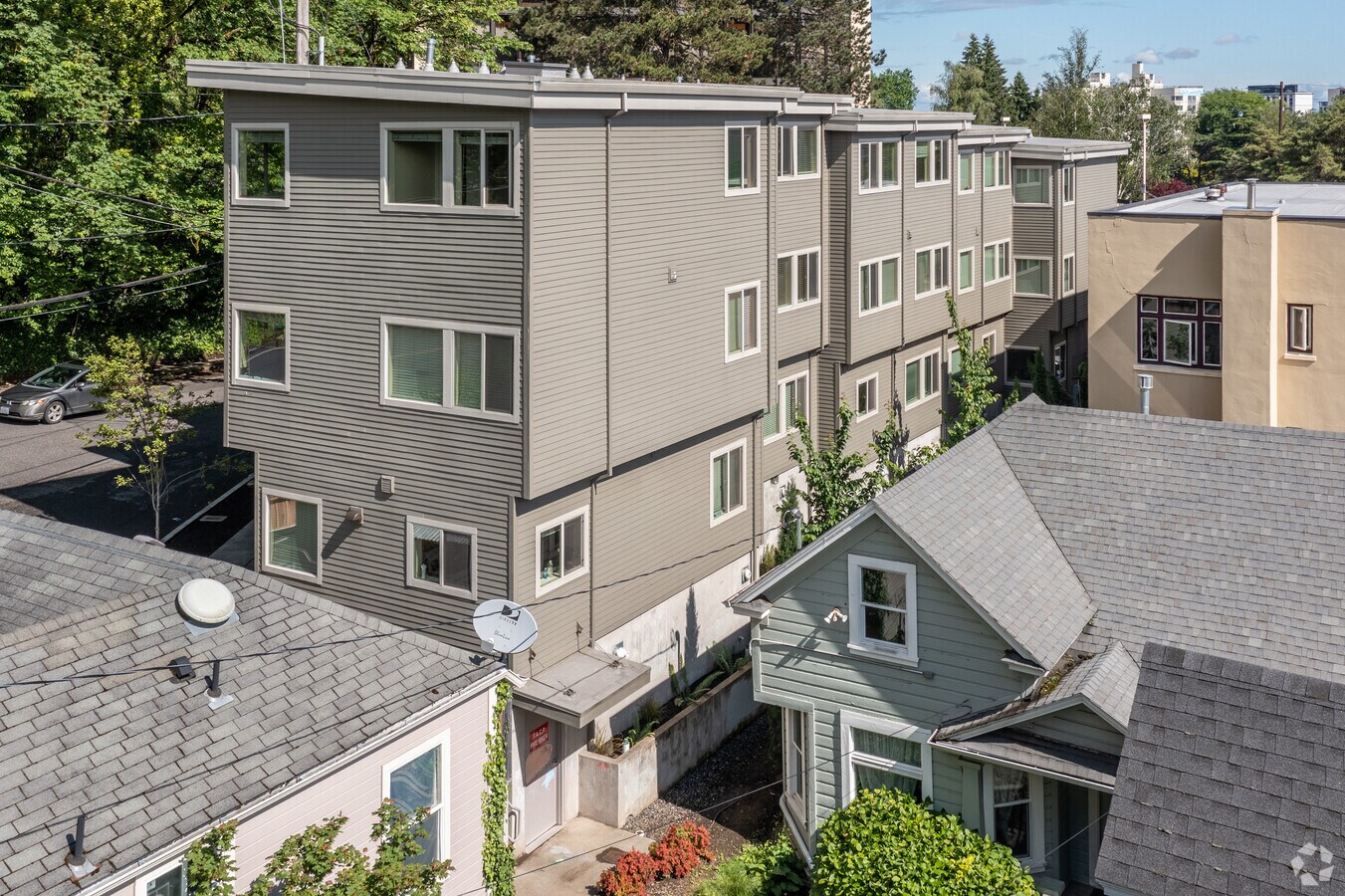 The Heights at Terwilliger Plaza Apartments Portland, OR