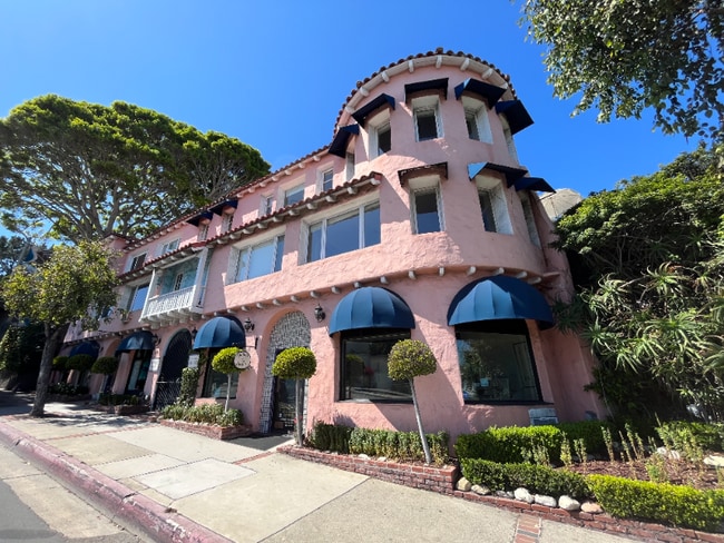 Building Photo - 212 N Coast Hwy Unit 10 Rental
