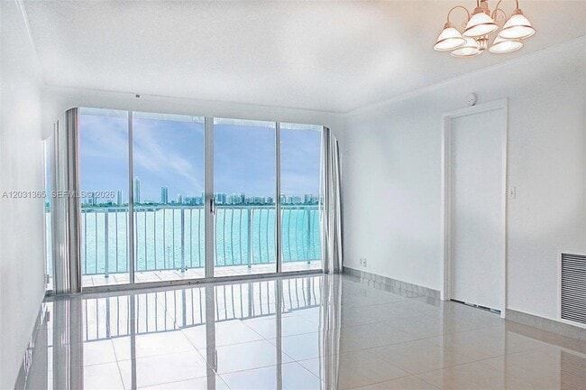 Building Photo - 7601 E Treasure Dr Unit 919