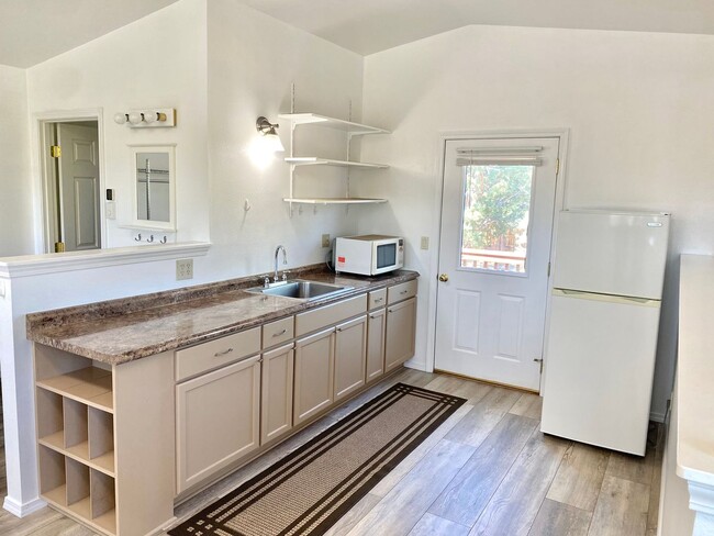 Photo - Quiet Cul-De-Sac Studio Apartment