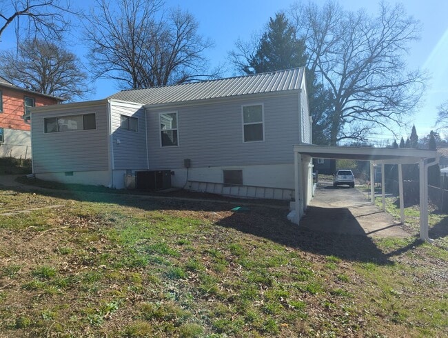 Photo - Great Rossville Family Home