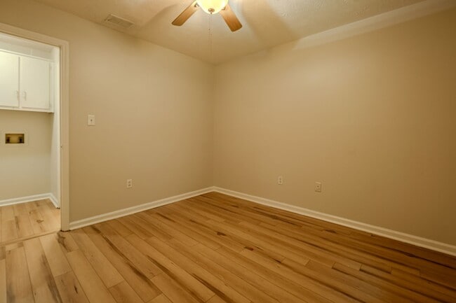 Photo - 1180 Whit Davis Rd