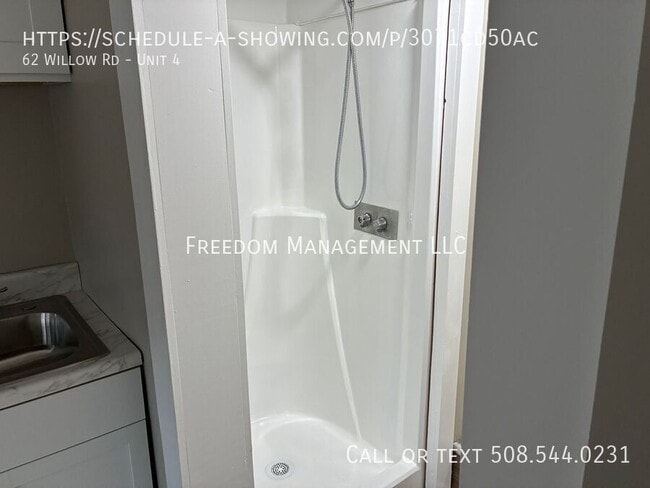 Photo - 62 Willow Rd Unit 4