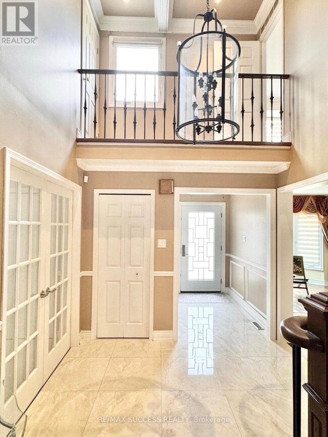 Photo - 5715 Riverdale Crescent