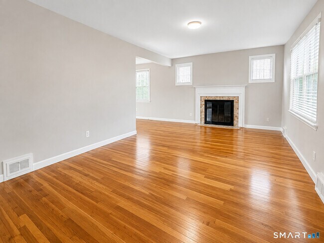 Photo - 28 Lewis Ln