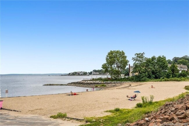 Photo - 1124 Shippan Ave